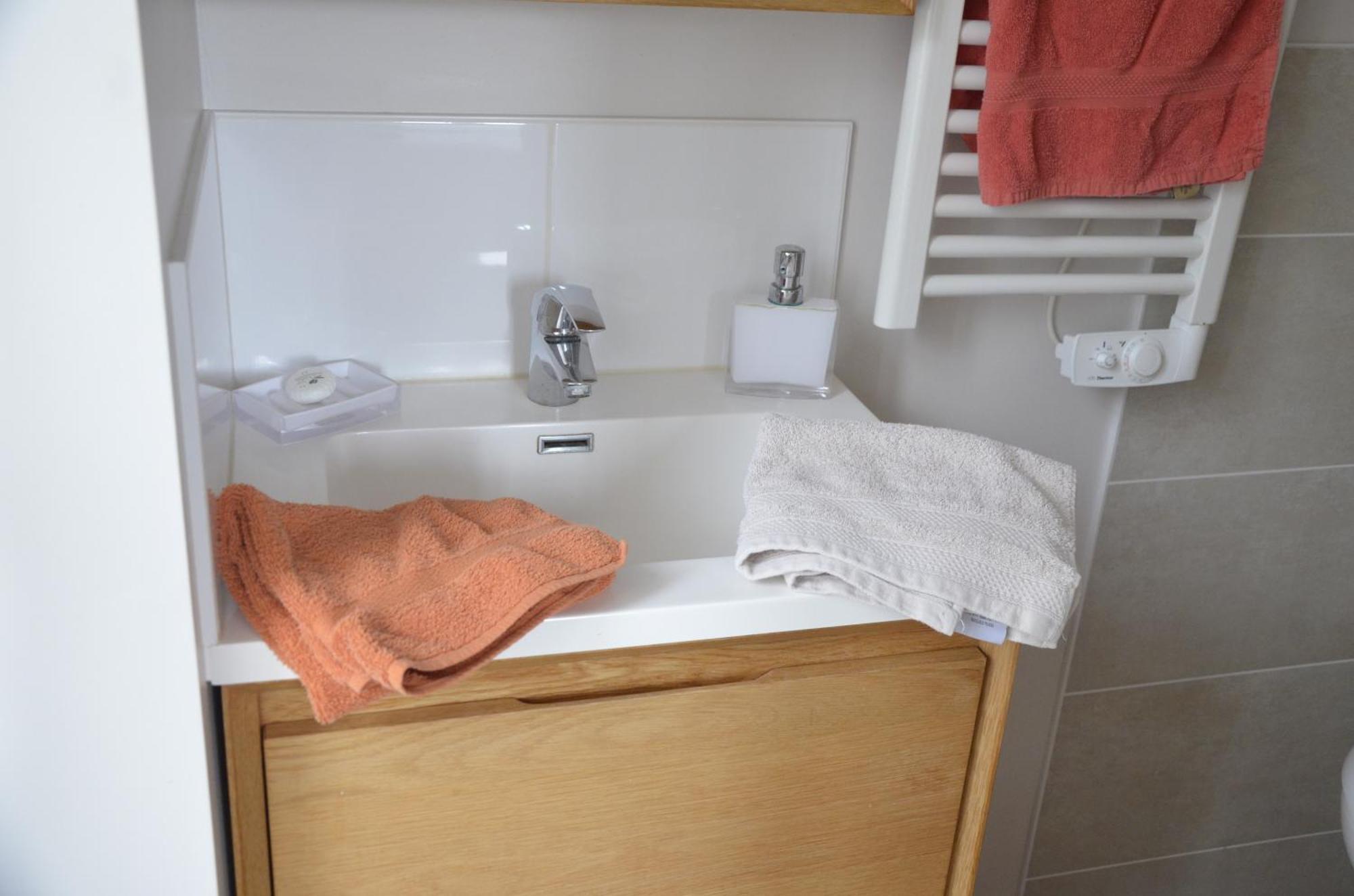 Chambres D'Hotes Du Bas Manoir Bretteville-sur-Odon Стая снимка